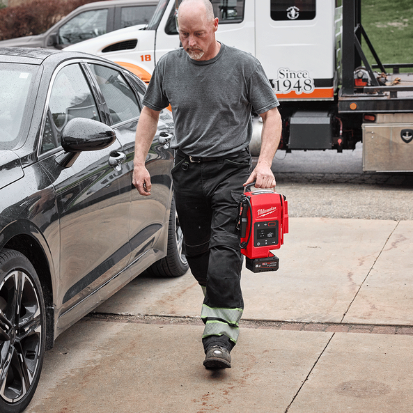 M18™ HOTSHOT Jump Starter 2,000 A, , hi-res