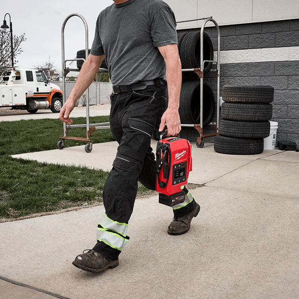 M18™ HOTSHOT Jump Starter 2,000 A, , hi-res