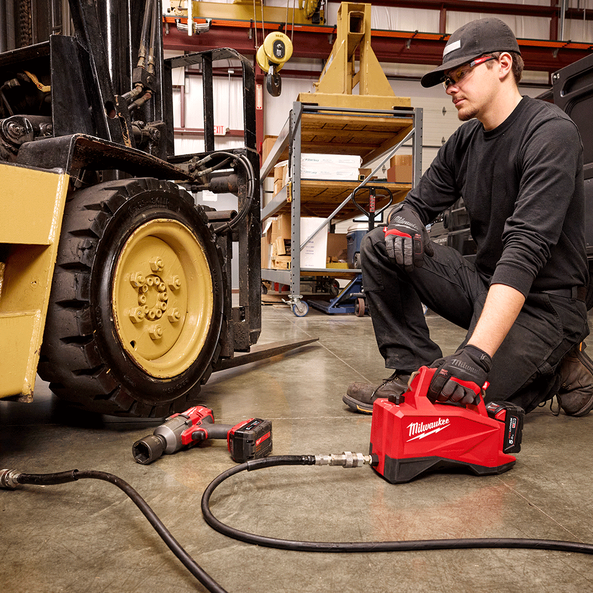 M18™ Mini Hydraulic Pump (Tool Only), , hi-res