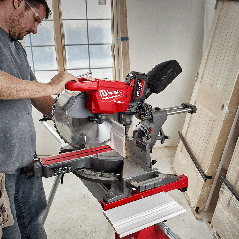 Dual Bevel Sliding Compound Mitre Saw 