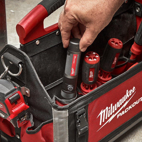 USB Rechargeable 1100L Twist Focus Flashlight Kit, , hi-res