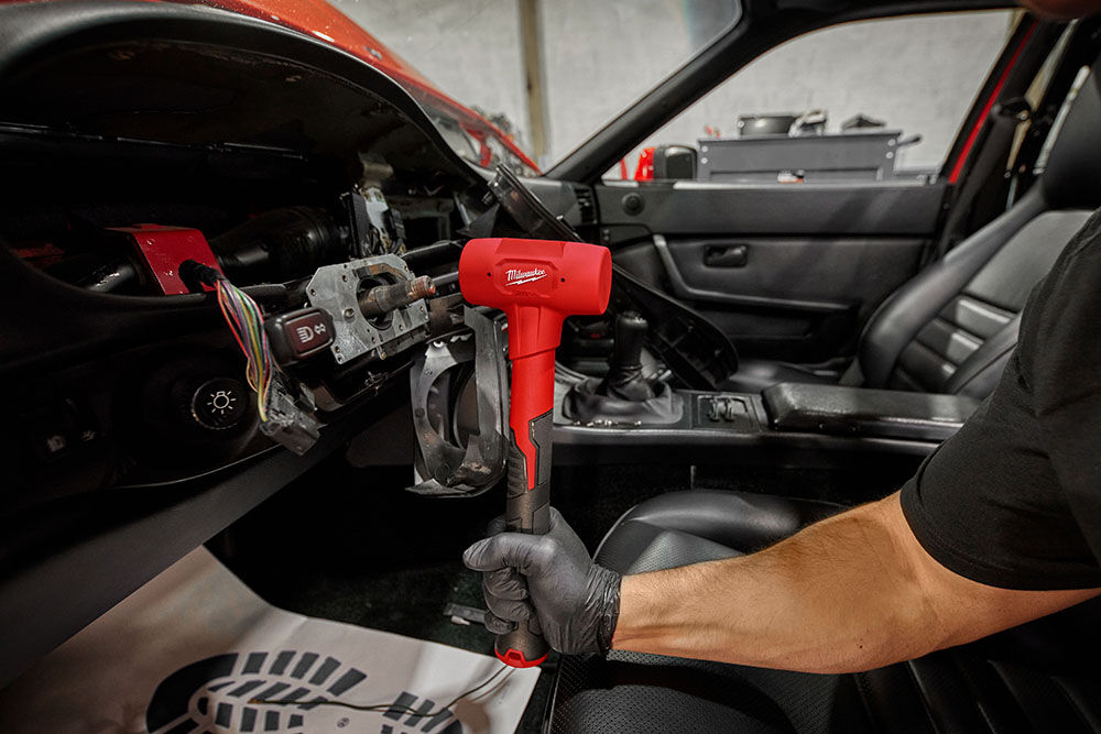 Milwaukee 28oz Dead Blow Hammer 48229150 | Milwaukee Tool