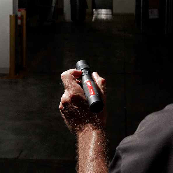 USB Rechargeable 1100L Twist Focus Flashlight Kit, , hi-res