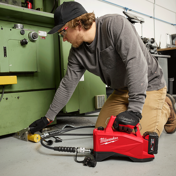 M18™ Mini Hydraulic Pump (Tool Only), , hi-res