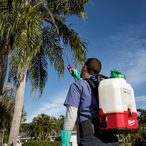M18™ SWITCH TANK™ 15 Litre Backpack Chemical Sprayer with Powered Base Kit, , hi-res