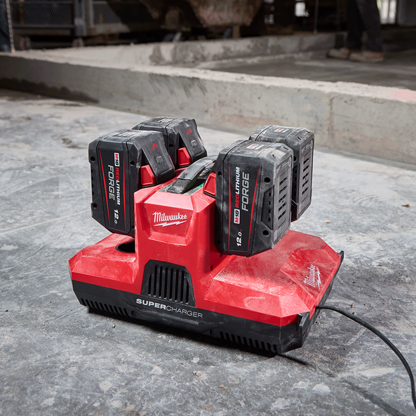M12&trade; & M18&trade; Multi-Bay PACKOUT&trade; Simultaneous Super Charger, , hi-res