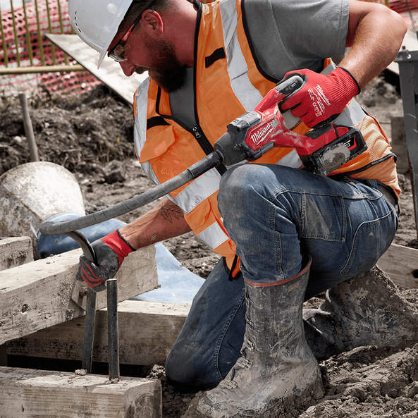 Milwaukee M18 FUEL™ 2400mm (8') Needle Concrete Vibrator M18FCVN240