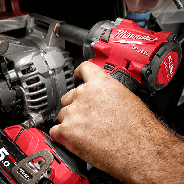 Desviación Increíble Rezumar Milwaukee M18 FUEL™ 1/2" Compact Impact Wrench with Friction Ring (Tool  Only) M18FIW2F12-0 | Milwaukee Tool Australia