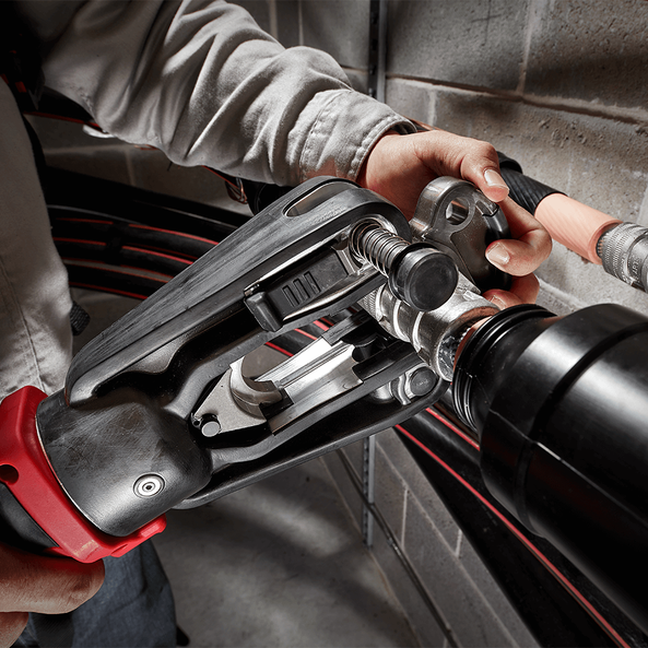 M18™ FORCE LOGIC™ 137kN Inline Utility Crimper (Tool Only), , hi-res