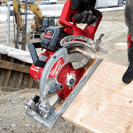 M18 FUEL™ 184 mm (7-1/4") Rear Handle Circular Saw (Tool Only)